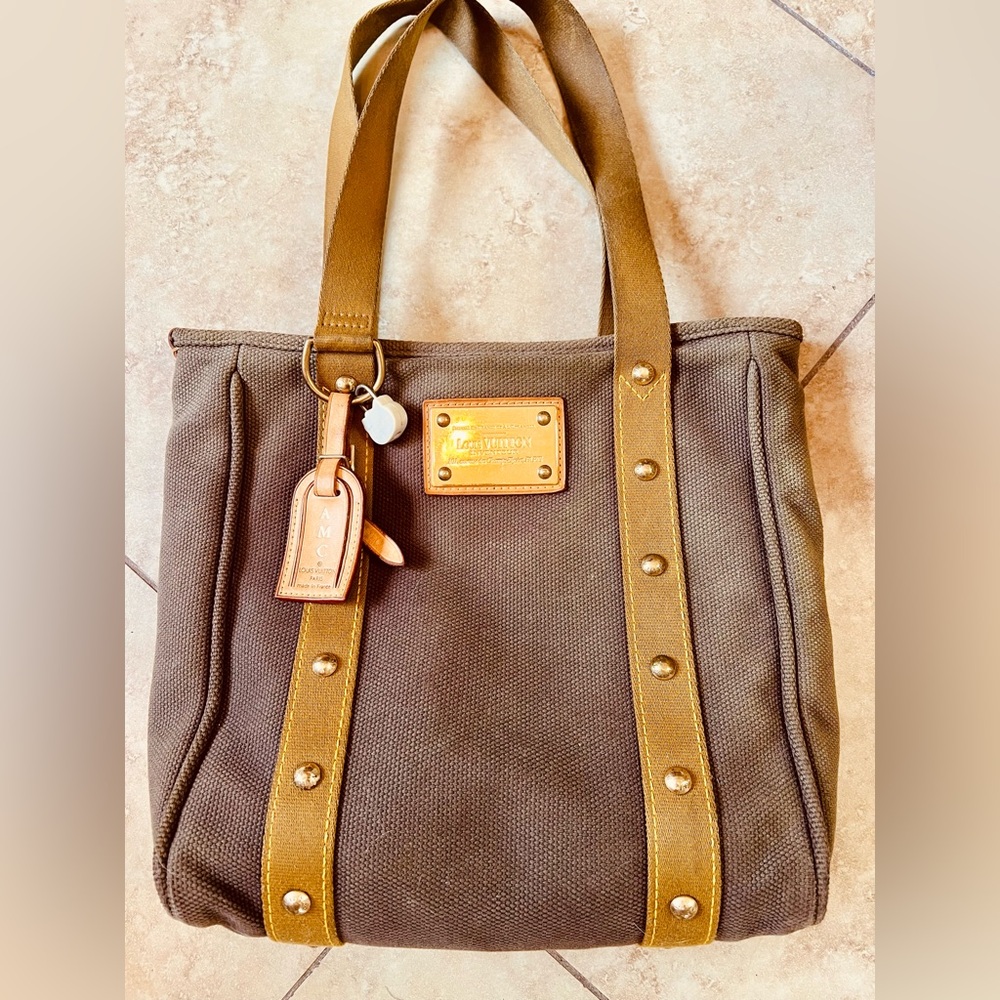 Louis Vuitton Antigua Cabas MM Tote